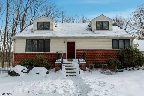 46 W Hanover Ave, Randolph, NJ 07869