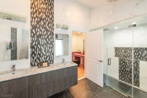 36 Yellow Brick Rd, Wayne, NJ 07470 photo 35