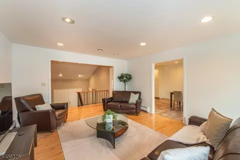 36 Yellow Brick Rd, Wayne, NJ 07470 photo 7