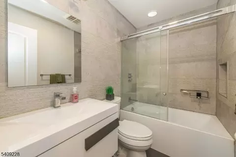 36 Yellow Brick Rd, Wayne, NJ 07470 photo 42
