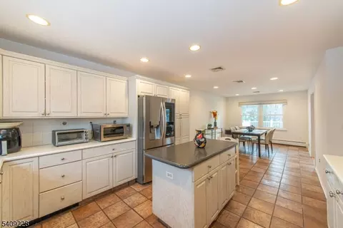 36 Yellow Brick Rd, Wayne, NJ 07470 photo 15
