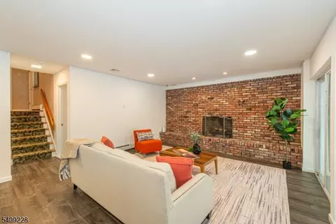 36 Yellow Brick Rd, Wayne, NJ 07470 photo 16