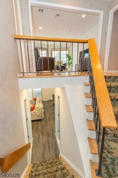 36 Yellow Brick Rd, Wayne, NJ 07470 photo 27