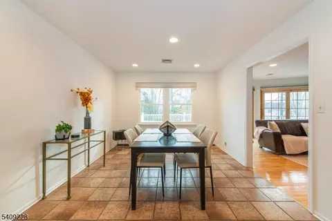 36 Yellow Brick Rd, Wayne, NJ 07470 photo 9