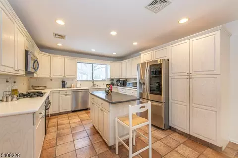 36 Yellow Brick Rd, Wayne, NJ 07470 photo 14