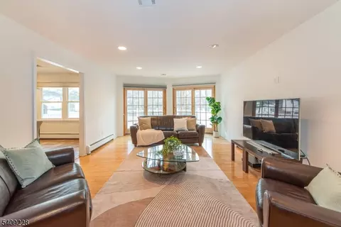 36 Yellow Brick Rd, Wayne, NJ 07470 photo 5