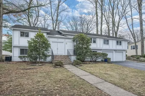 36 Yellow Brick Rd, Wayne, NJ 07470