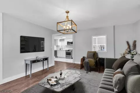 40 Main St, Glen Gardner, NJ 08826