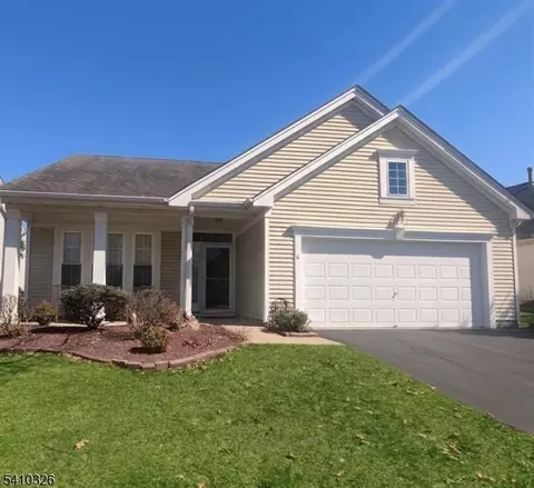 6 Weybourne Ln, Belvidere, NJ 07823