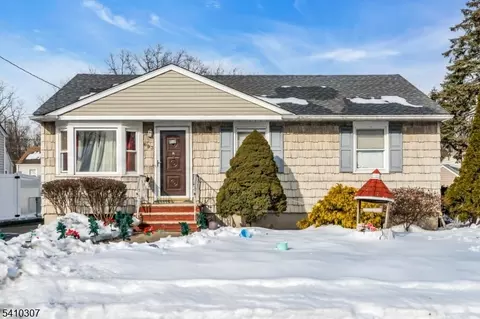 693 Hemlock St, Rahway, NJ 07065