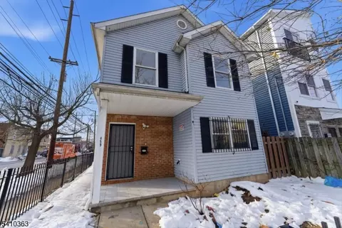 459 S 17th St, Newark, NJ 07103