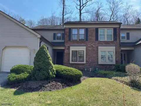 109 Goldfinch Dr, Hackettstown, NJ 07840