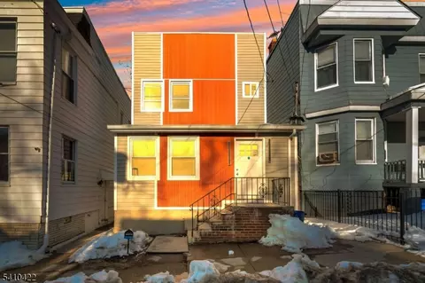 34 Tichenor Ter, Irvington, NJ 07111