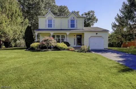 30 Anita Dr, Jackson Twp, NJ 08527
