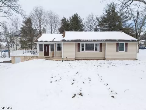 125 Hillcrest Dr, Milford, NJ 08848