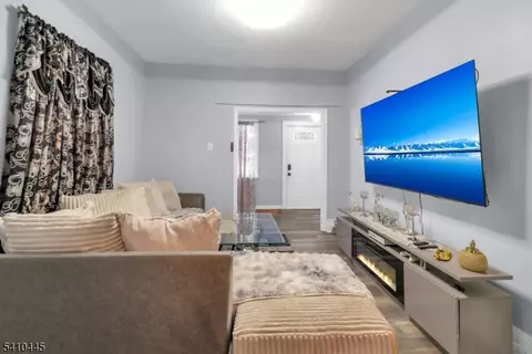 82 Shaw Ave, Newark, NJ 07112