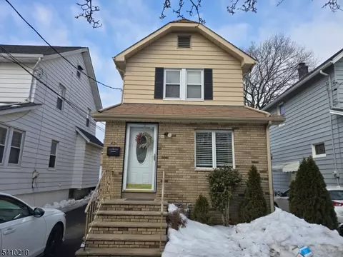 725 Schuyler Ave, Lyndhurst, NJ 07071