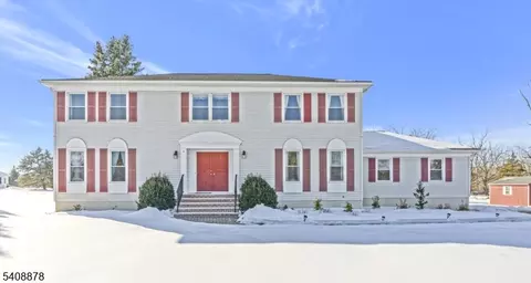 4 Shurts Rd, Flemington, NJ 08822