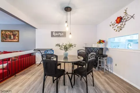 25 Chelsea Way, Bridgewater, NJ 08807