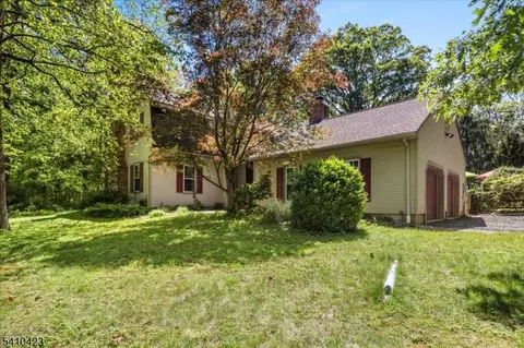 64 Hogback Rd, Pittstown, NJ 08867