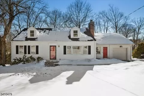 24 Raynor Rd, Morristown, NJ 07960