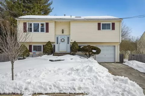6 Herbert Ln, Hackettstown, NJ 07840