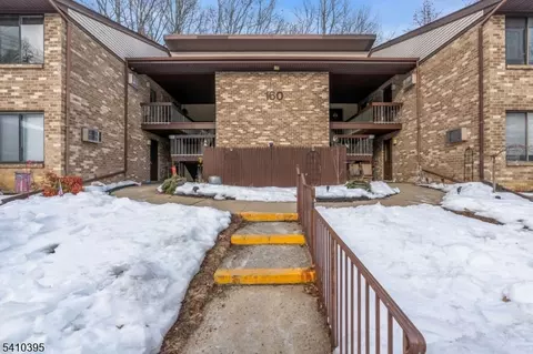 160 Cross Slope Ct #J, Manalapan, NJ 07726