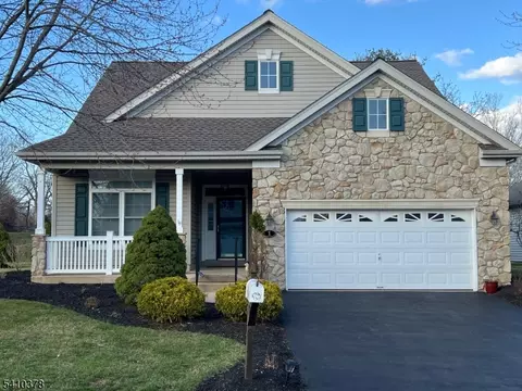 1 Vinson Dr, Flemington, NJ 08822