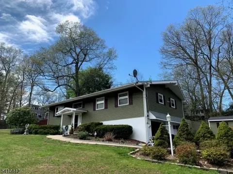 68 Marcia Rd, Ringwood, NJ 07456