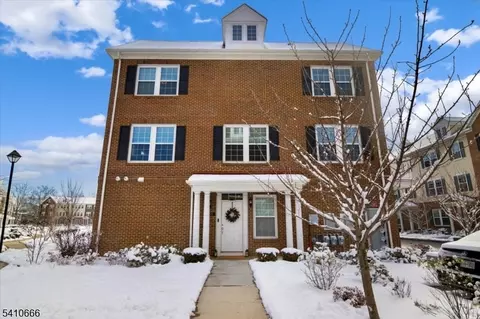 55 Landmark Ln, Fair Lawn, NJ 07410