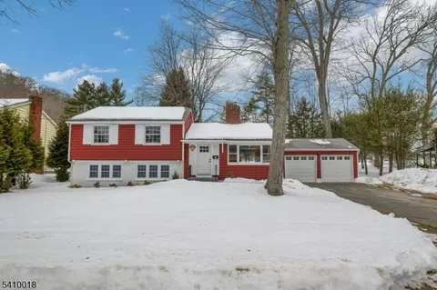583 W Shore Trl, Sparta, NJ 07871