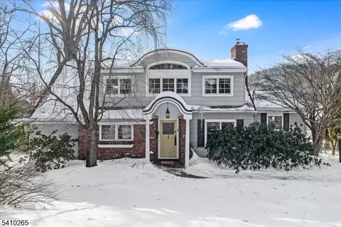 4 Arrowhead Trl, Sparta, NJ 07871
