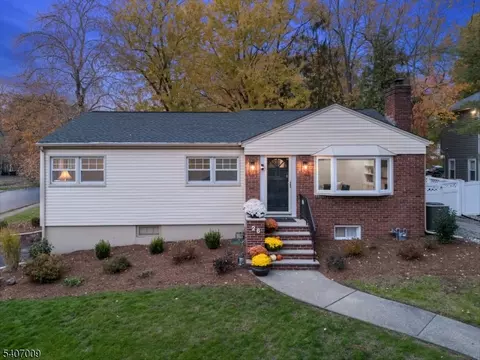 26 Pihlman Pl, Chatham, NJ 07928