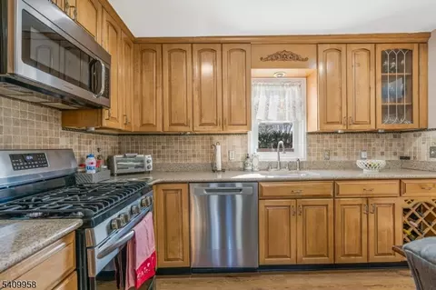 212 Vesper Ave, Middlesex, NJ 08846 photo 13