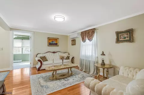 212 Vesper Ave, Middlesex, NJ 08846 photo 5