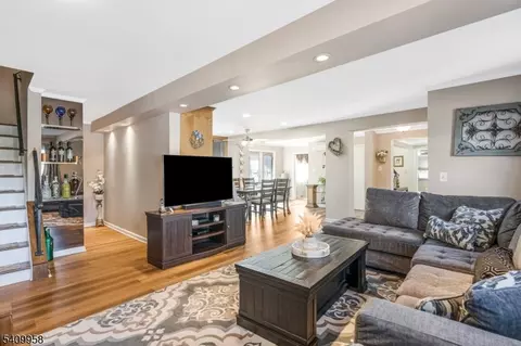212 Vesper Ave, Middlesex, NJ 08846 photo 17