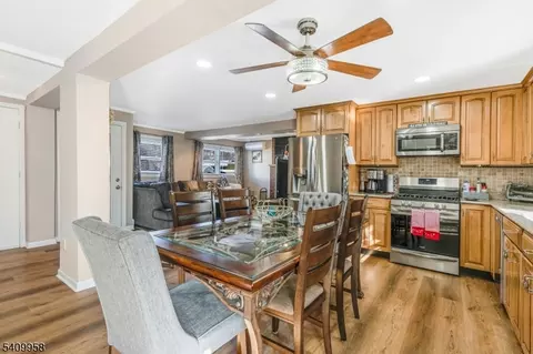 212 Vesper Ave, Middlesex, NJ 08846 photo 10