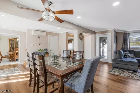 212 Vesper Ave, Middlesex, NJ 08846 photo 14