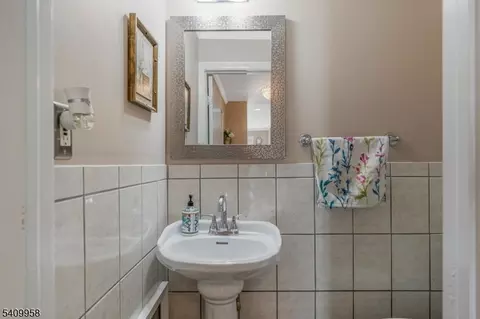 212 Vesper Ave, Middlesex, NJ 08846 photo 19