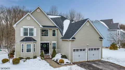 49 Clydesdale Rd, Scotch Plains, NJ 07076