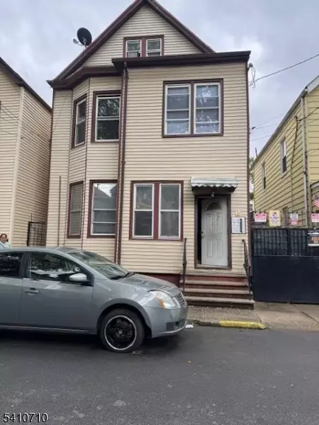 15 Lentz Ave, Newark, NJ 07105
