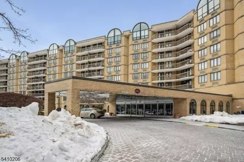 10 Smith Manor Blvd #107, West Orange, NJ 07052