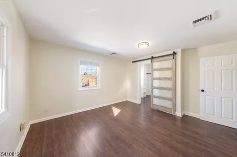 985 Arnet Ave, Union, NJ 07083
