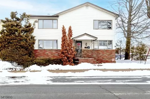 713 Dennis Pl, Linden, NJ 07036