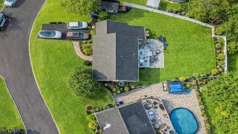 38 Longfellow Dr, Colonia, NJ 07067