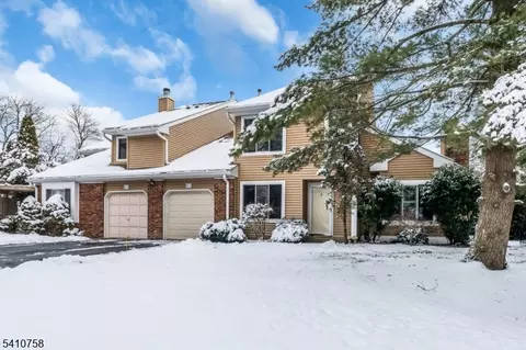 63 Cherrywood Dr, Somerset, NJ 08873