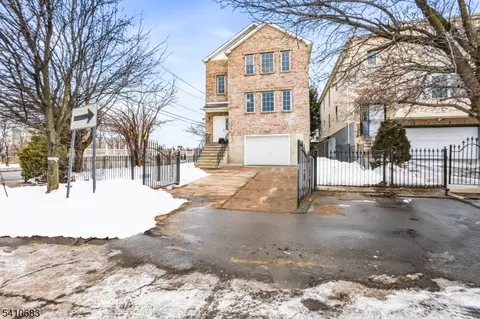 215 Hillside Ave, Newark, NJ 07108