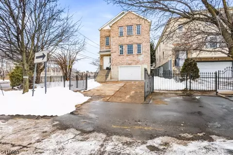 215 Hillside Ave, Newark, NJ 07108