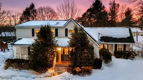 6 Alwood St, Succasunna, NJ 07876