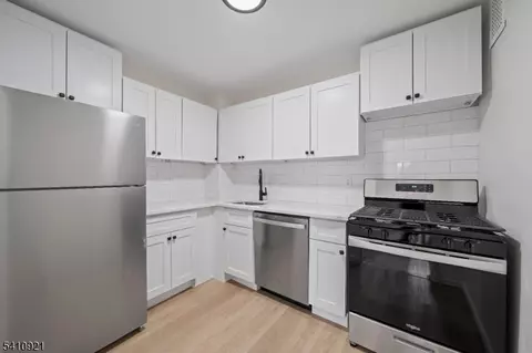 275 Prospect St #16 M, East Orange, NJ 07017